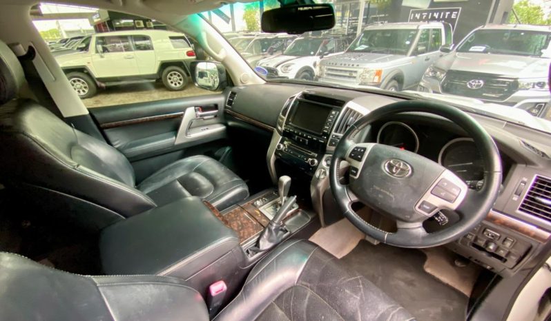 
								Toyota Land Cruiser 200 4.6 V8 Vx At full									