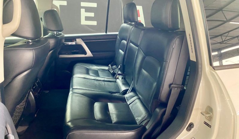 
								Toyota Land Cruiser 200 4.6 V8 Vx At full									