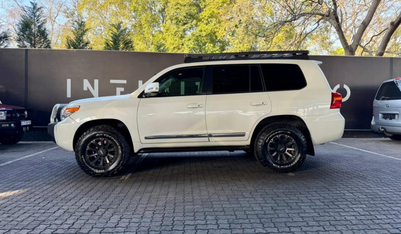 
								Toyota Land Cruiser 200 4.6 V8 Vx At full									