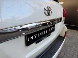 
										Toyota Land Cruiser 200 4.6 V8 Vx At full									