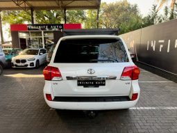 
										Toyota Land Cruiser 200 4.6 V8 Vx At full									