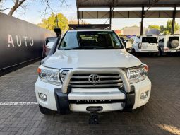 
										Toyota Land Cruiser 200 4.6 V8 Vx At full									