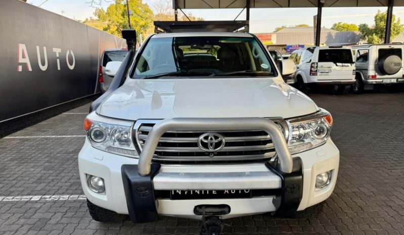 
								Toyota Land Cruiser 200 4.6 V8 Vx At full									