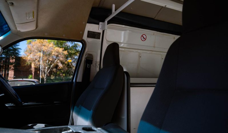 
								Toyota Quantum 2.7 S-Long Panel Van full									