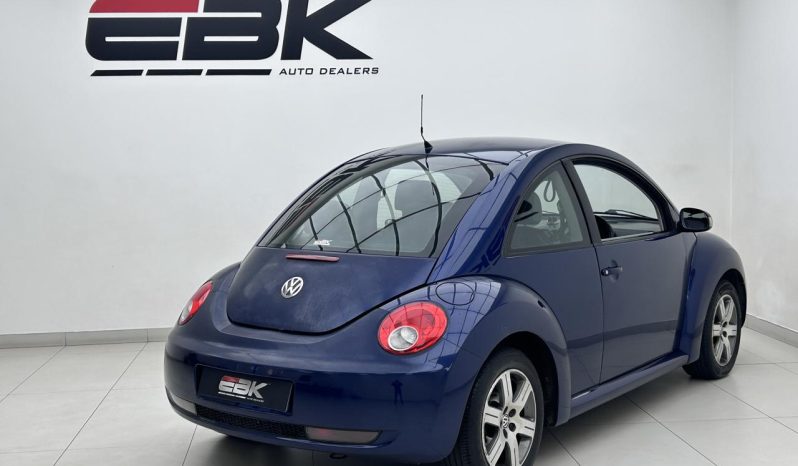 
								Volkswagen Beetle 2.0 Highline full									