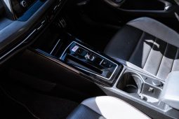 
										Volkswagen Golf GTI full									