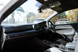 
										Volkswagen Golf GTI full									