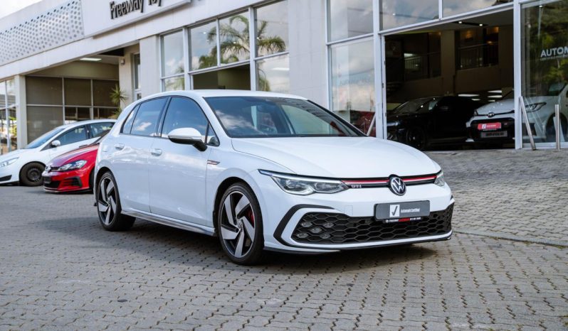 
								Volkswagen Golf GTI full									