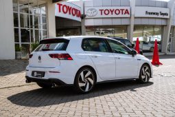 
										Volkswagen Golf GTI full									