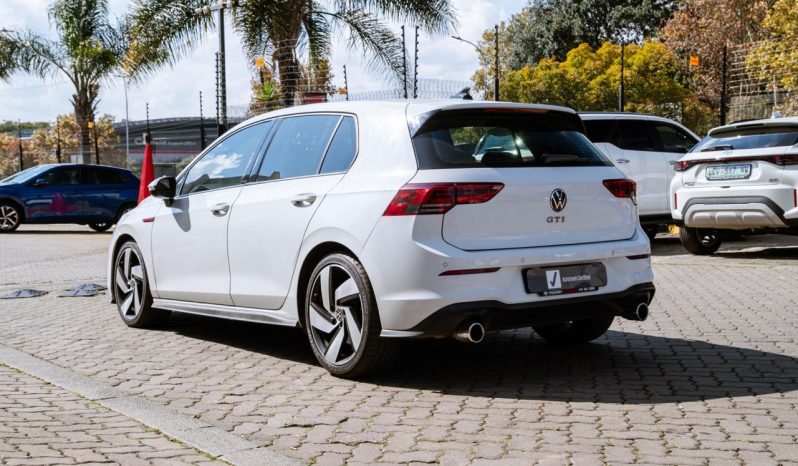 
								Volkswagen Golf GTI full									
