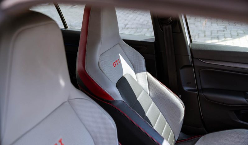 
								Volkswagen Golf GTI full									