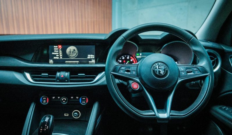 
								Alfa Romeo Stelvio 2.0T Q4 Super full									