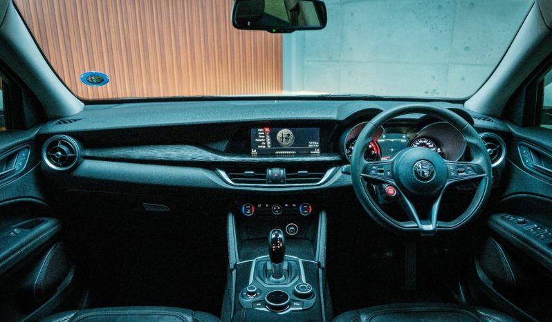 
								Alfa Romeo Stelvio 2.0T Q4 Super full									