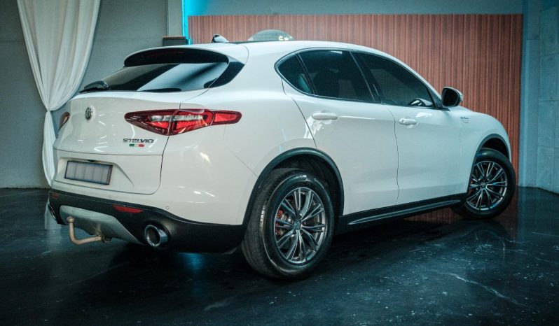 
								Alfa Romeo Stelvio 2.0T Q4 Super full									