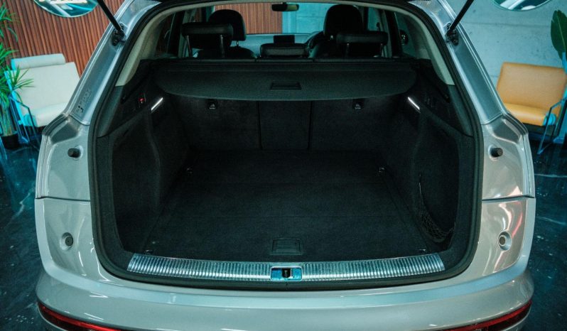 
								Audi Q5 2.0 Tdi Quattro S-Tronic full									