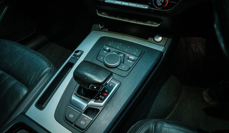 
								Audi Q5 2.0 Tdi Quattro S-Tronic full									