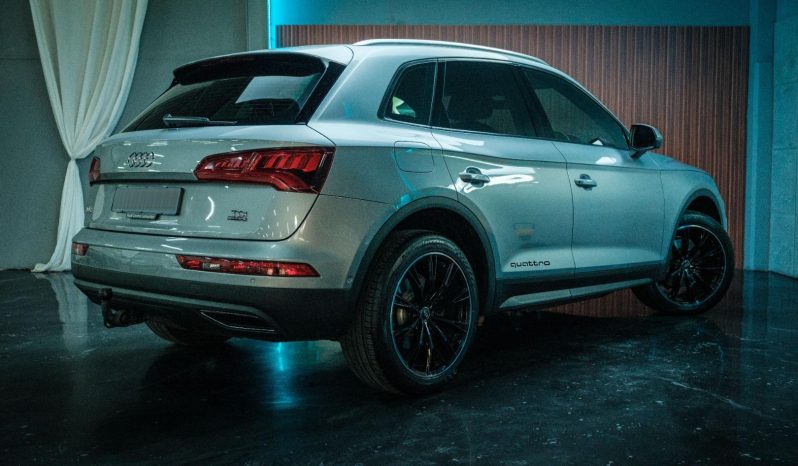 
								Audi Q5 2.0 Tdi Quattro S-Tronic full									