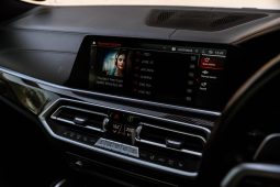 
										BMW X6 M50i full									
