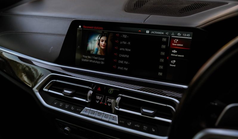 
								BMW X6 M50i full									