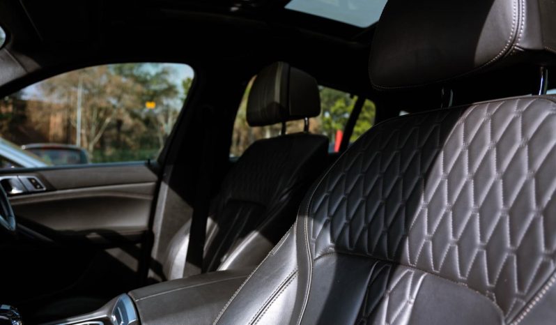 
								BMW X6 M50i full									