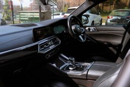 
										BMW X6 M50i full									