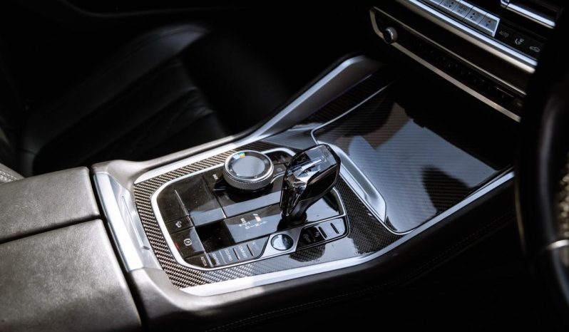 
								BMW X6 M50i full									