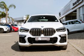 BMW X6 M50i