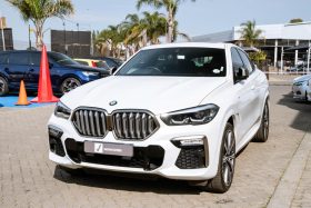 BMW X6 M50i
