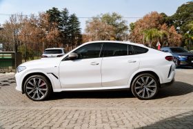 BMW X6 M50i