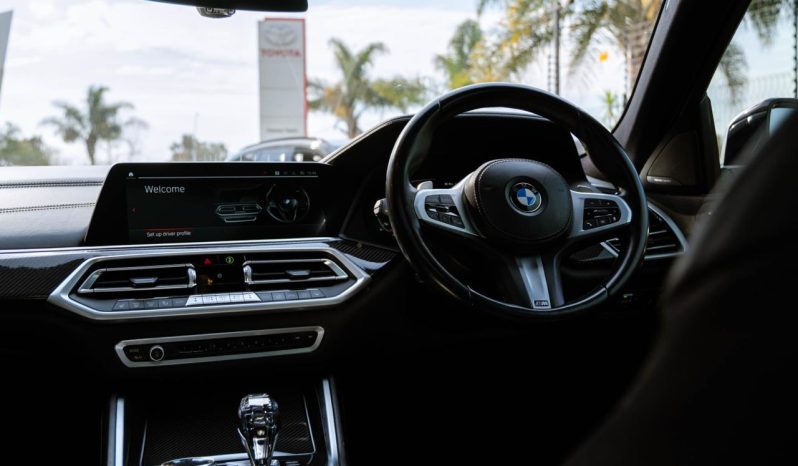 
								BMW X6 M50i full									