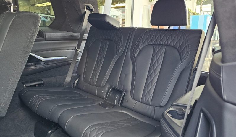 
								BMW X7 M50i Steptronic full									