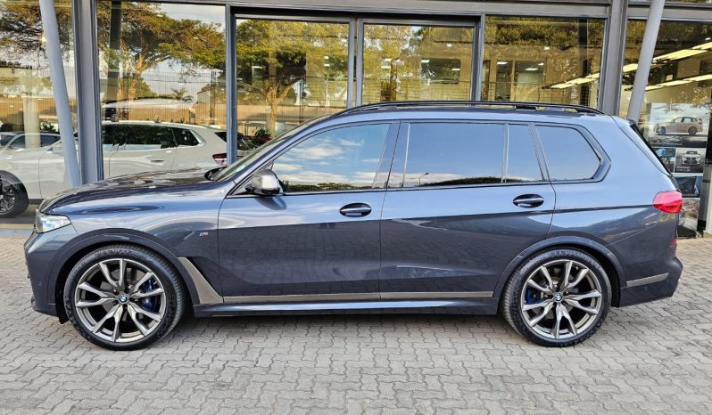 
								BMW X7 M50i Steptronic full									