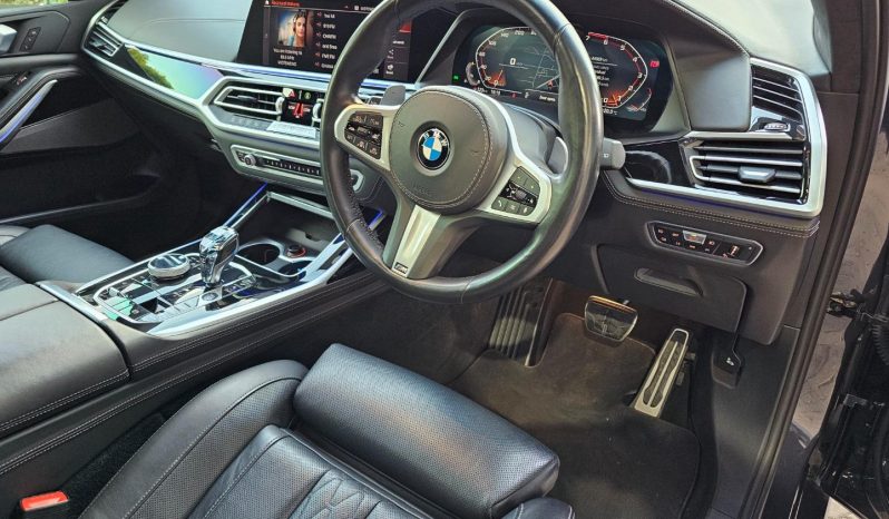 
								BMW X7 M50i Steptronic full									