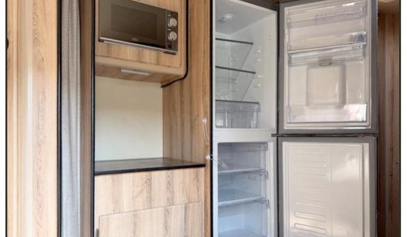 
								Caravan Quantum Infinity full									