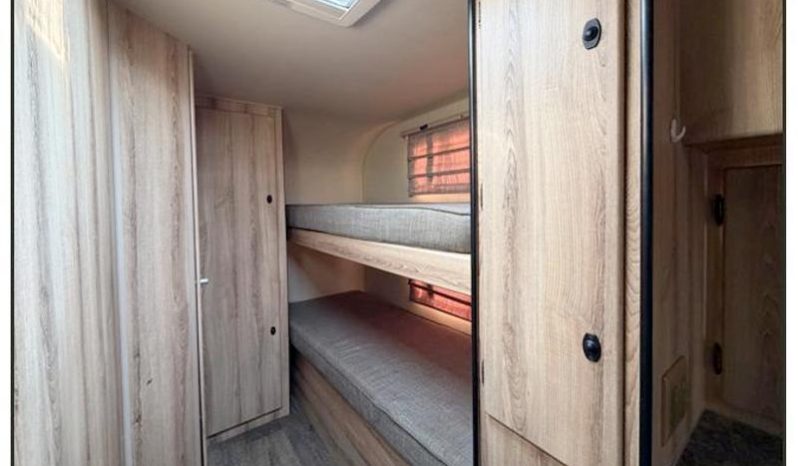 
								Caravan Quantum Infinity full									