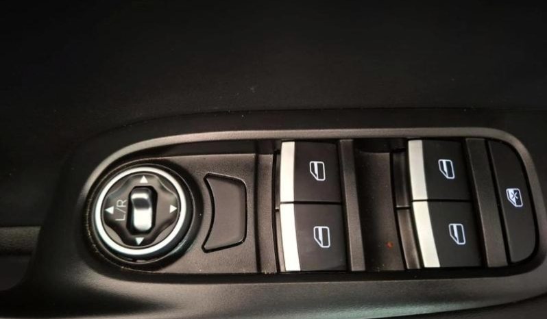 
								Chery Tiggo Cross 1.5 LiT At full									