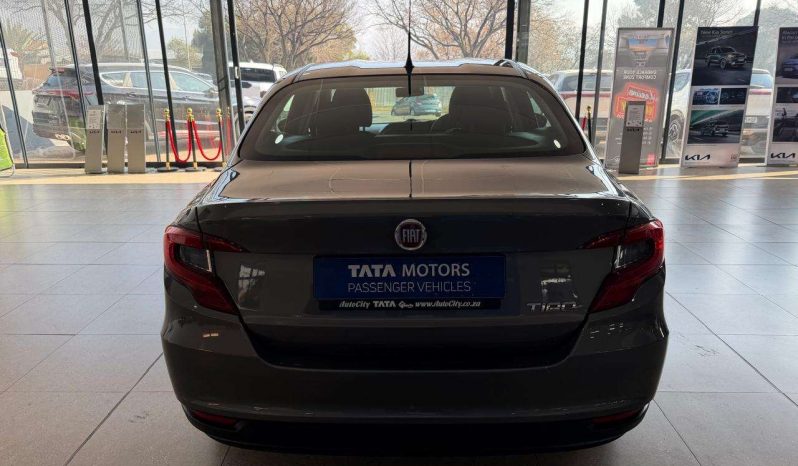 
								FIAT TIPO TIPO 1.6 EASY A/T full									