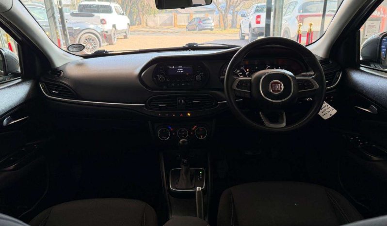 
								FIAT TIPO TIPO 1.6 EASY A/T full									