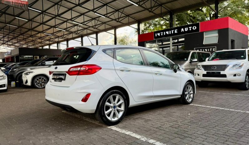 
								Ford Fiesta 1.0 Ecoboost Trend 6MT full									