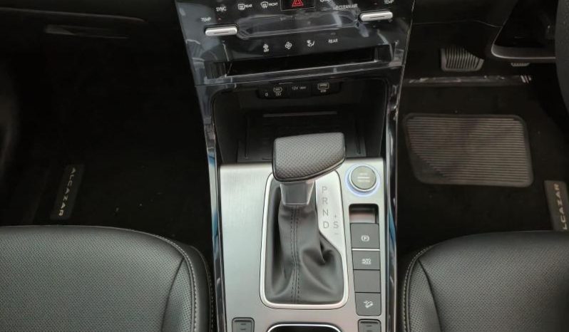 
								Hyundai Alcazar 1.5 D Elite At full									