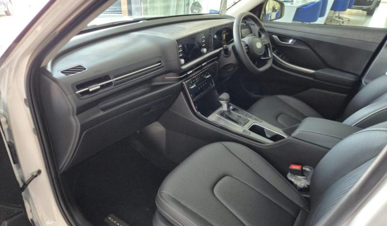 
								Hyundai Alcazar 1.5 D Elite At full									