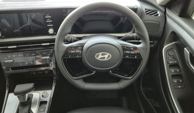 
								Hyundai Alcazar 1.5 D Elite At full									