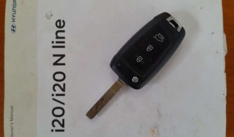 
								Hyundai i10 / i20 / i30 i20 1.2 EXECUTIVE full									