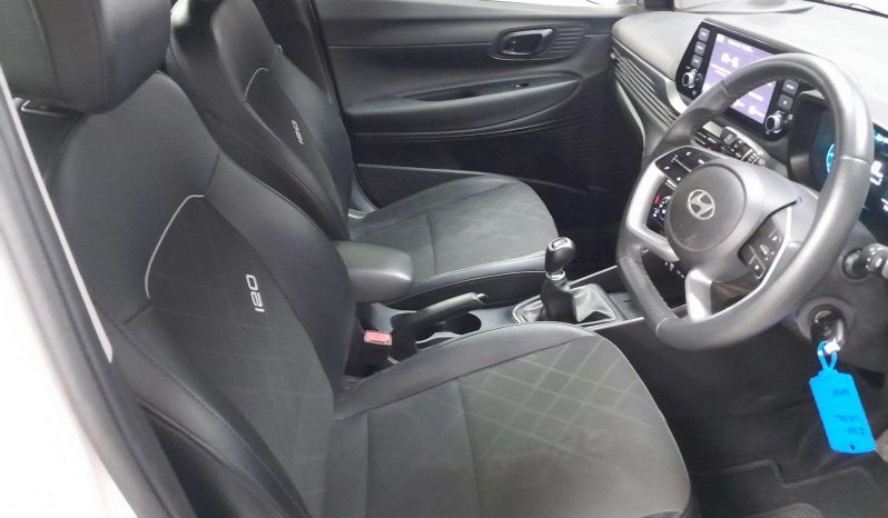 
								Hyundai i10 / i20 / i30 i20 1.2 EXECUTIVE full									