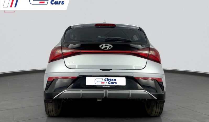 
								Hyundai I20 1.2 Premium full									