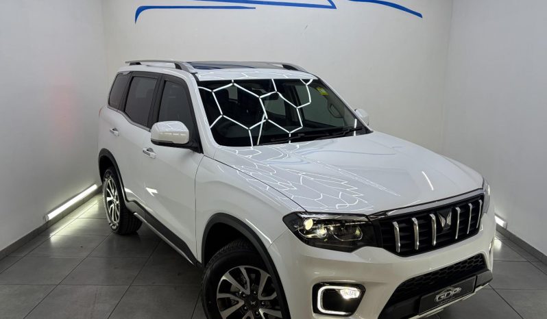 
								Mahindra Scorpio N Z8 4X2 At full									