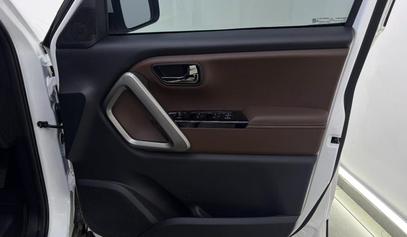 
								Mahindra Scorpio N Z8 4X2 At full									
