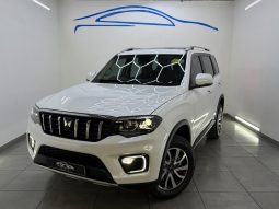 
										Mahindra Scorpio N Z8 4X2 At full									