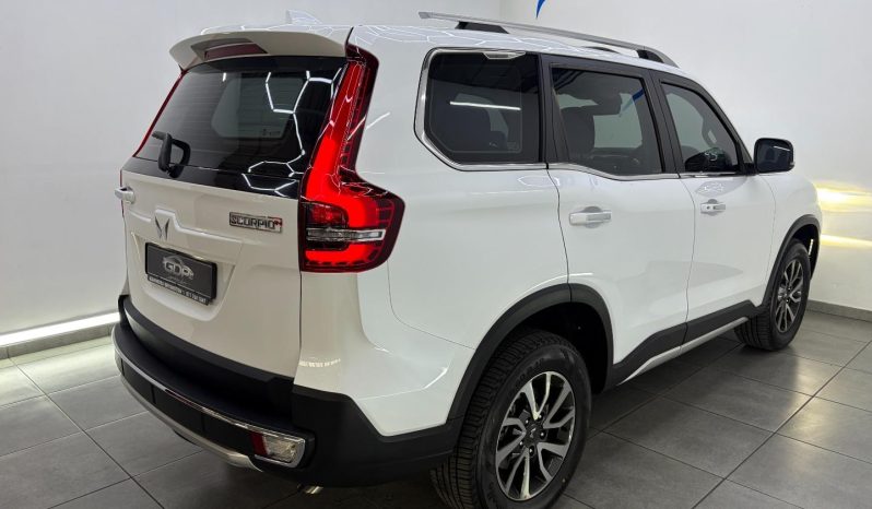 
								Mahindra Scorpio N Z8 4X2 At full									