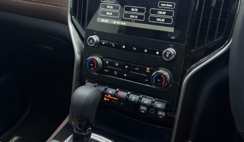 
								Mahindra Scorpio N Z8 4X2 At full									